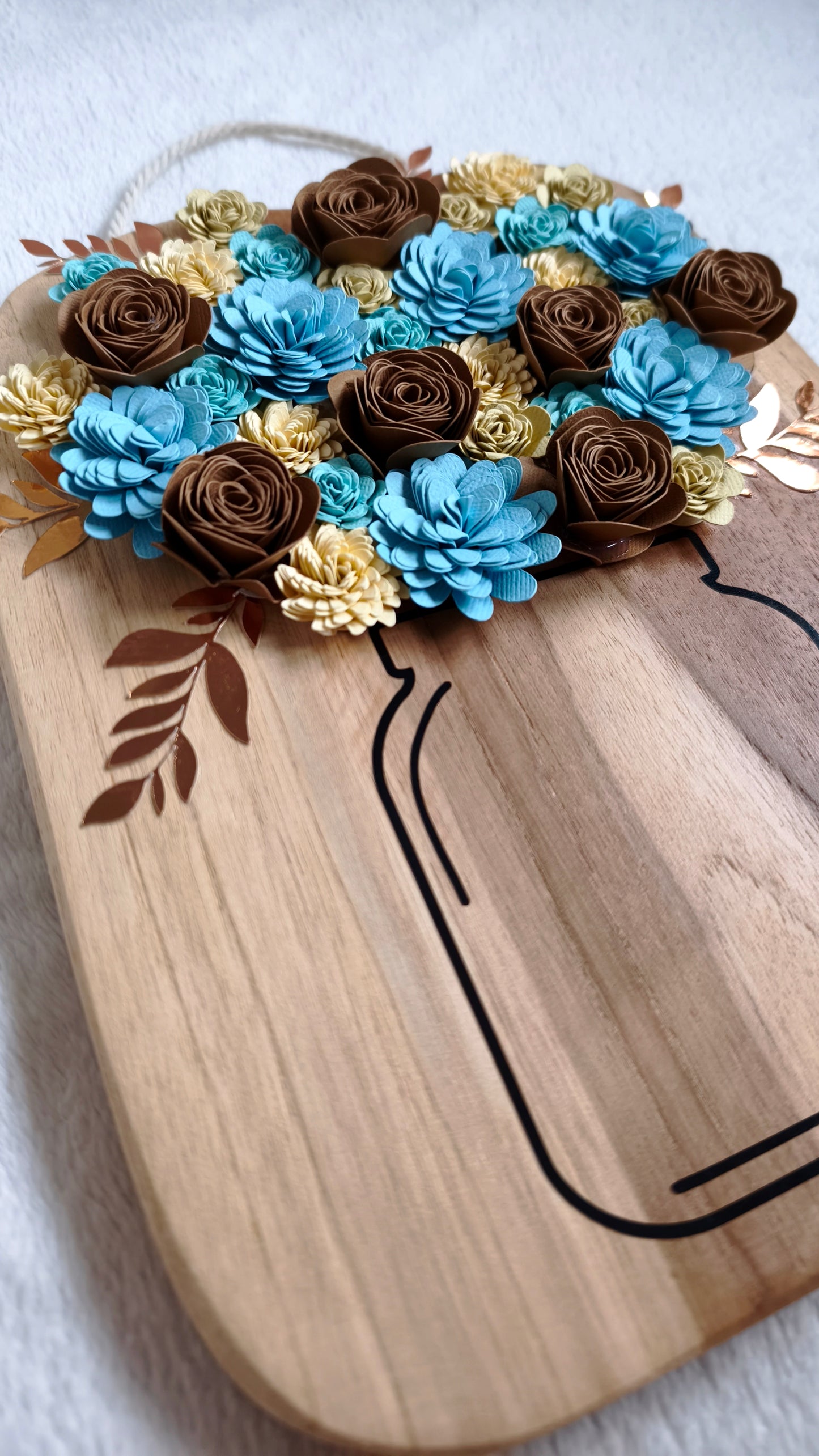Panneau mural fleuri aux teintes bleu-marron đ©”đ€