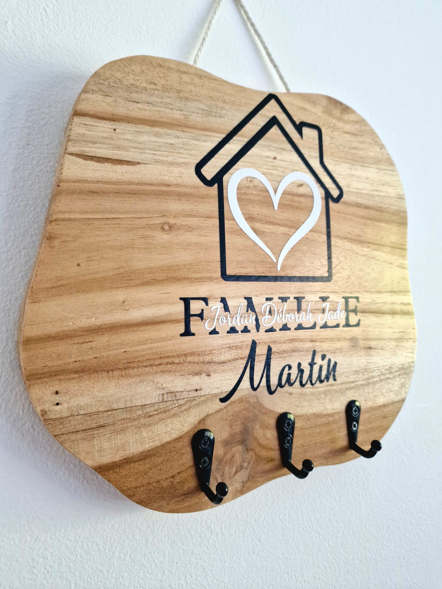 Accroche-clés mural familial en bois
