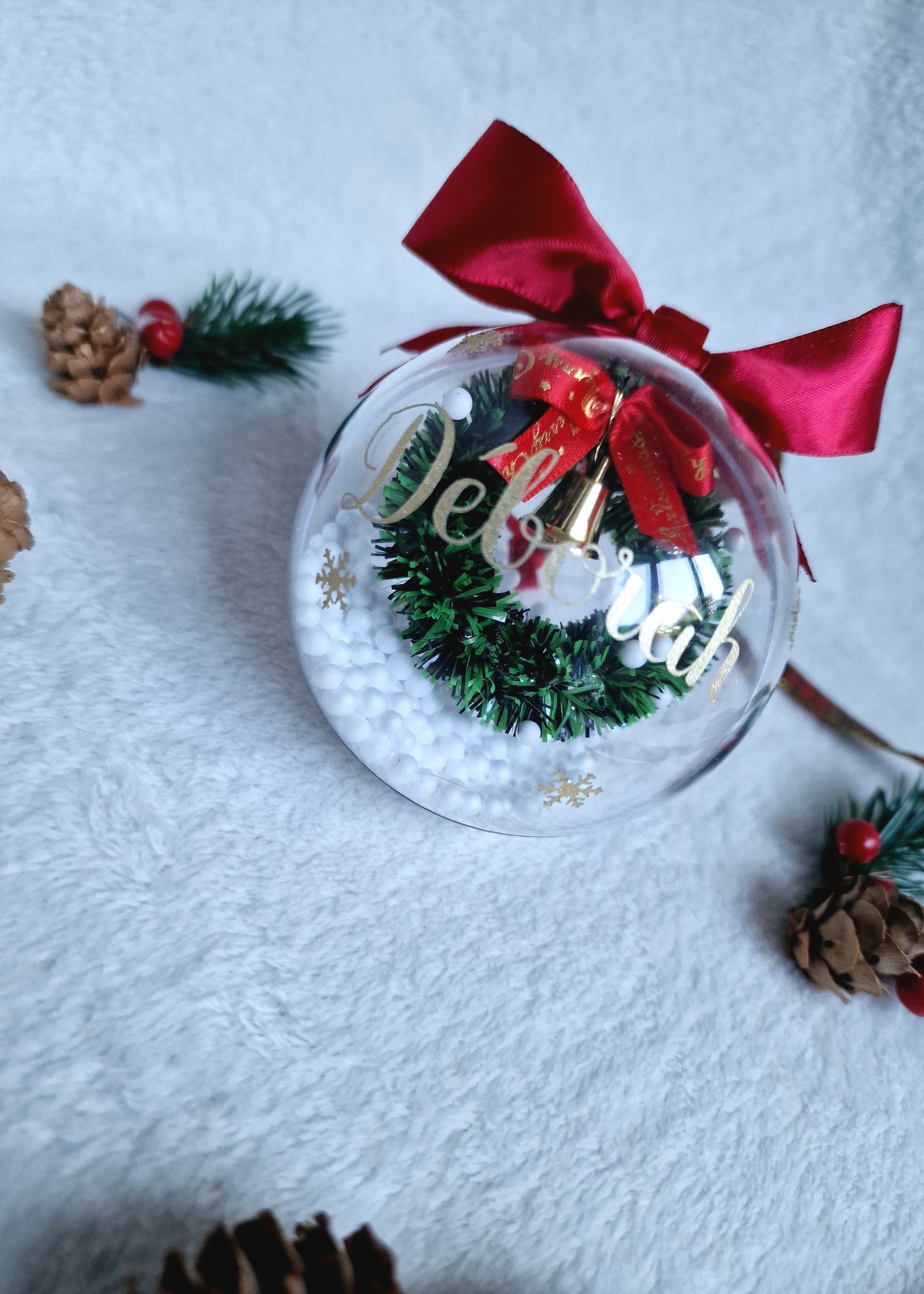Boule de Noël personnalisée – Couronne et neige