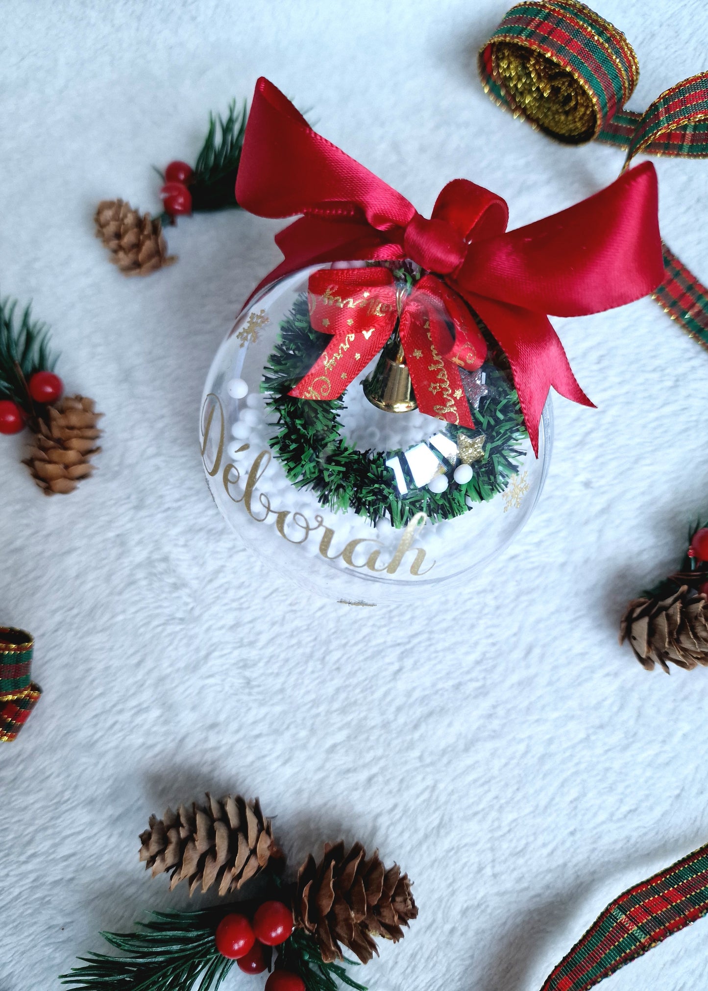 Boule de Noël personnalisée – Couronne et neige