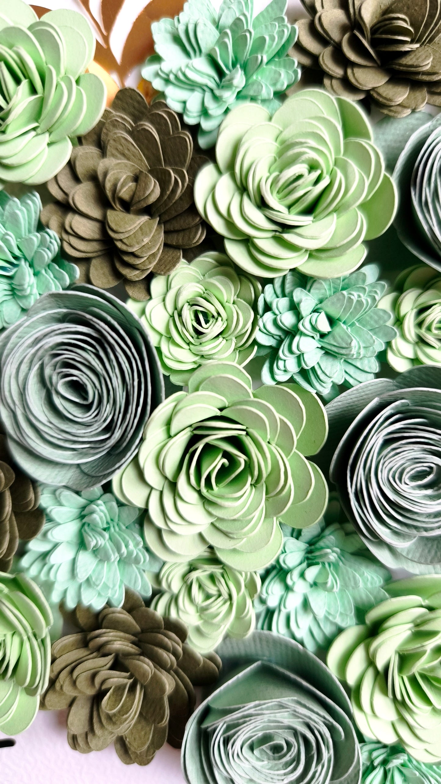 Cadre fleuri aux teintes vertes 💚