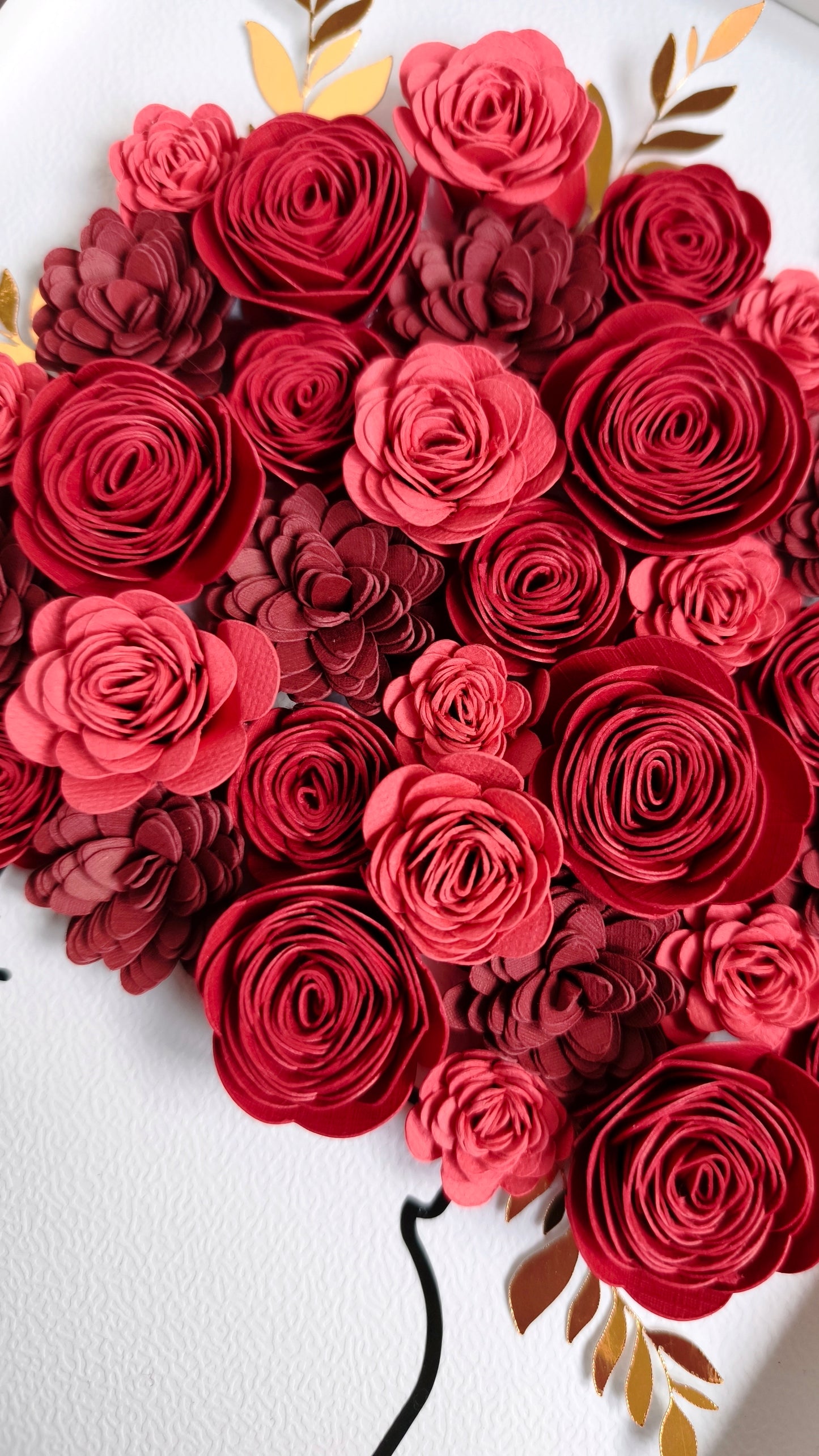 Cadre fleuri aux teintes rouges ❤️